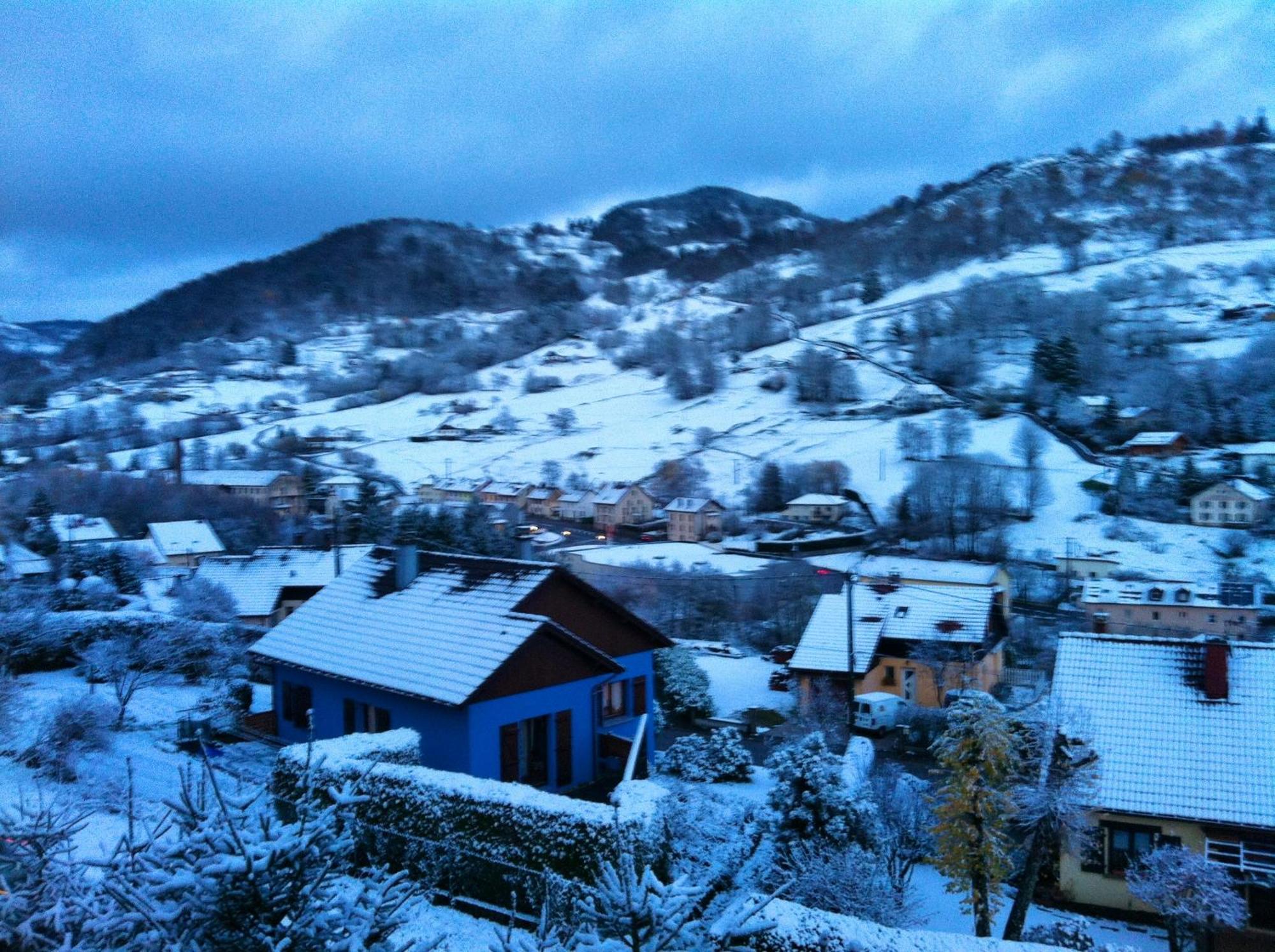 Appartement Cosy A Cornimont 30 M² Avec Terrasse Et Vue Montagne ภายนอก รูปภาพ