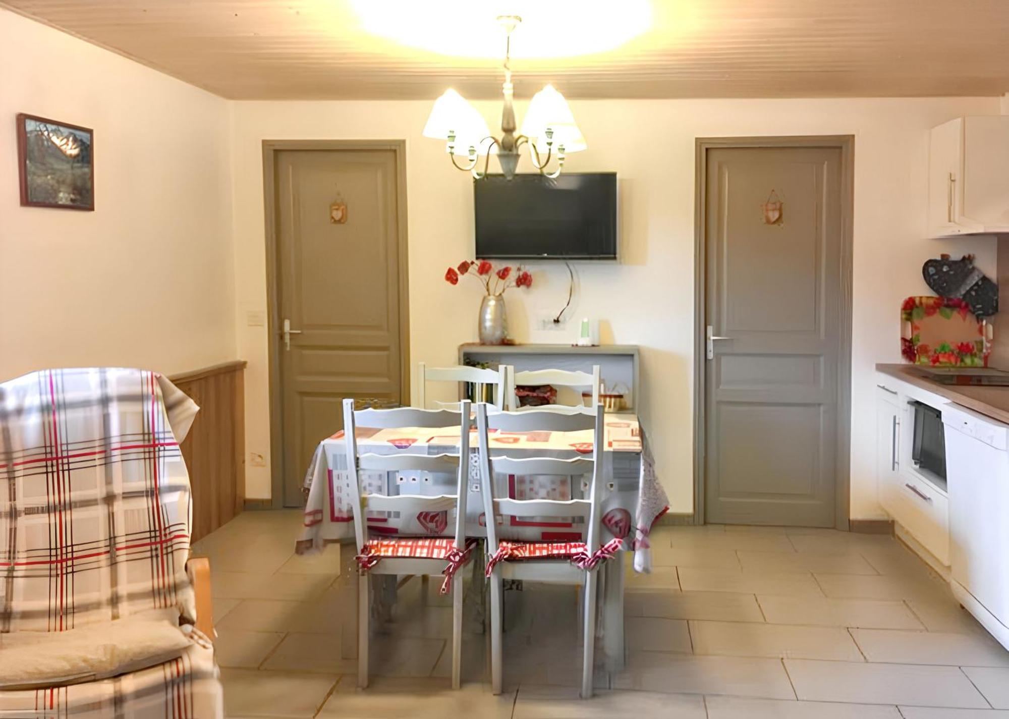 Appartement Cosy A Cornimont 30 M² Avec Terrasse Et Vue Montagne ภายนอก รูปภาพ